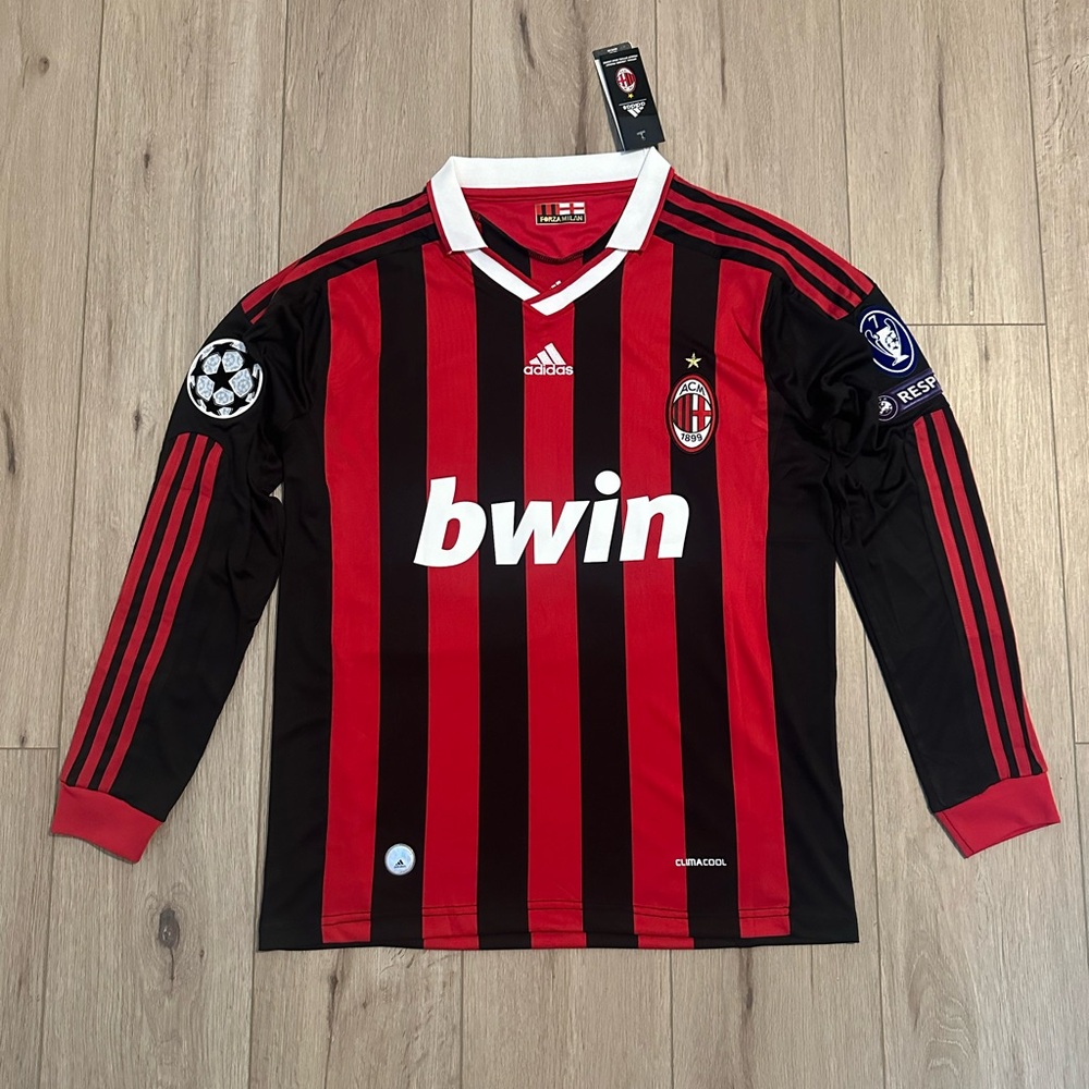 Milan Ronaldinho 2009/10 Soccer Jersey - Picture 2 of 4